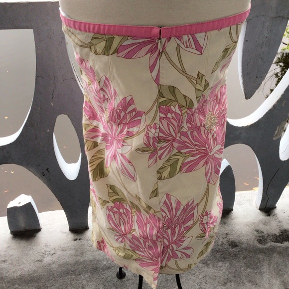 Tommy Hilfiger Strapless Knee High Dress with Front Pockets and Rear Zip - Picture 7 of 16